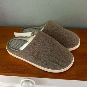 POSEE Pillow Slippers Slides Tan Brown Color Cat Embroidered on both 9.5